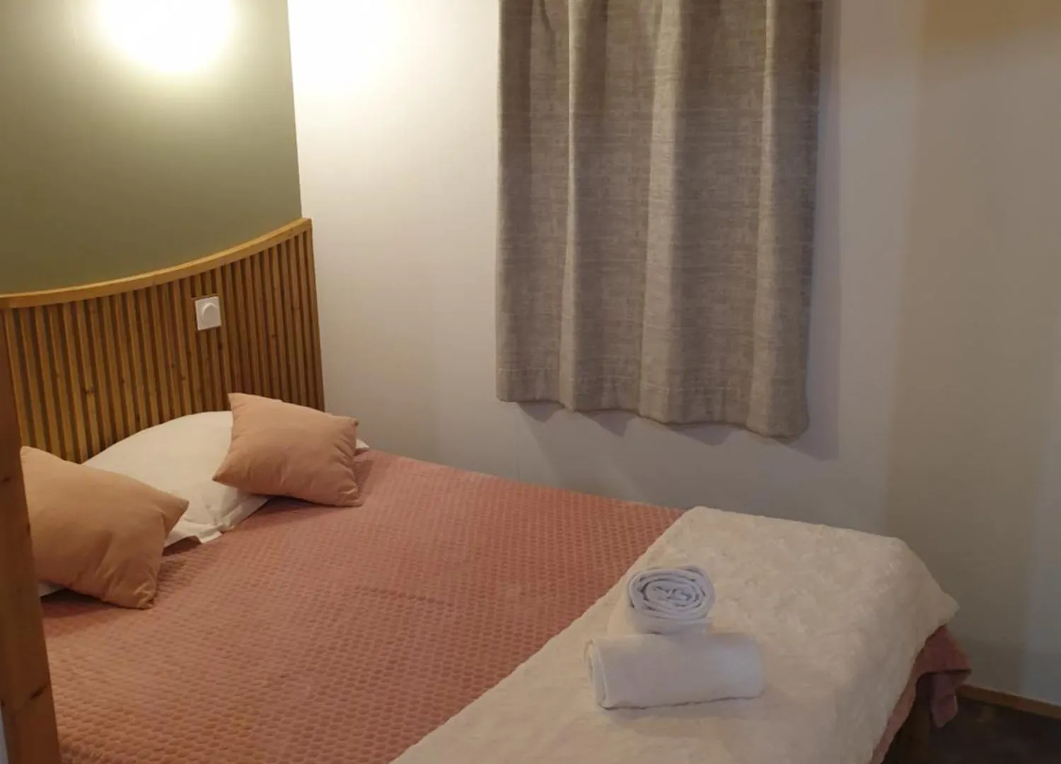 Hotel Nid Douillet à Poncins Village de vacances