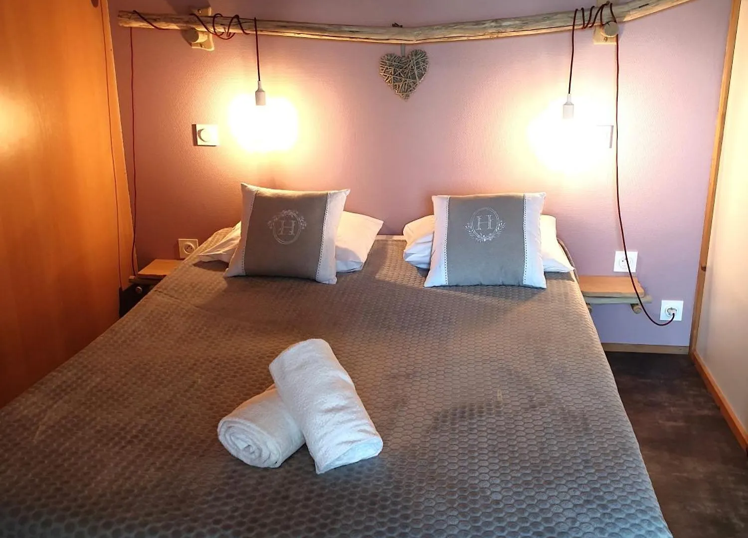 Village de vacances Hotel Nid Douillet à Poncins